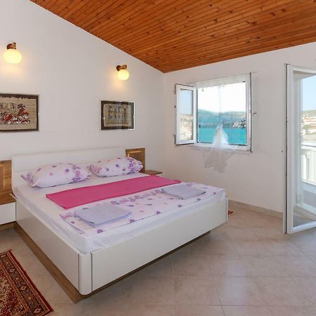 Villa Uno Trogir Bagian luar foto