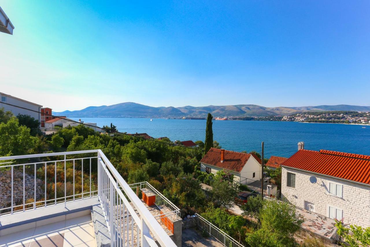 Villa Uno Trogir Bagian luar foto