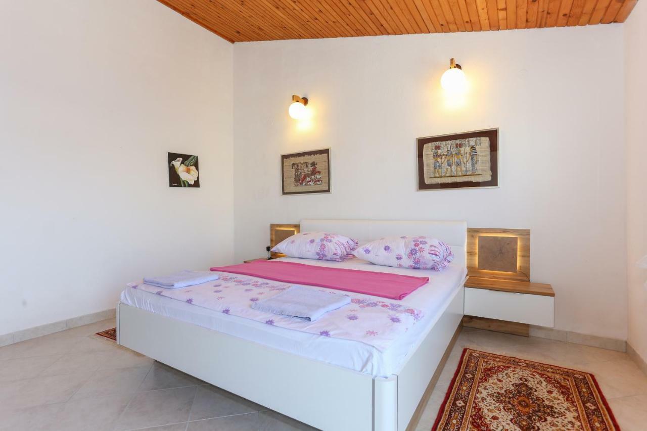 Villa Uno Trogir Bagian luar foto